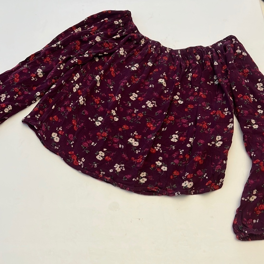 Hollister Elastic Off the Shoulder Crop Top Size Medium